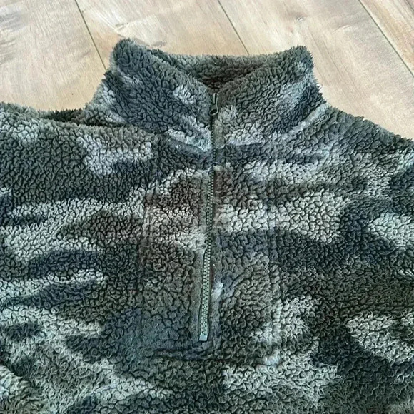Koolaburra by UGG Sherpa Pullover Sage Green Camo Sz S - Picture 3 of 8
